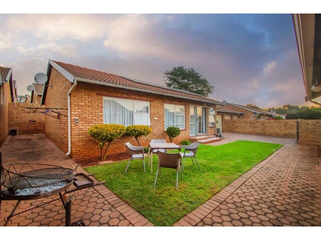 <!--[if BLOCK]><![endif]--> 7 Avenida Lud Hersch Drive, Noordheuwel, Krugersdorp <!--[if ENDBLOCK]><![endif]-->